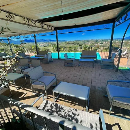 2 In Stunning Grounds Panoramic Views Around Sleeps 4 * Spoleto