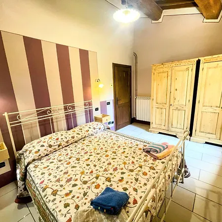 2 In Stunning Grounds Panoramic Views Around Sleeps 4 ヴィラ