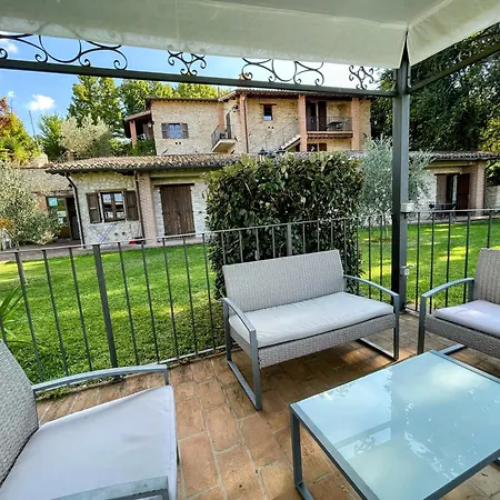 Villa 2 In Stunning Grounds Panoramic Views Around Sleeps 4 Spoleto