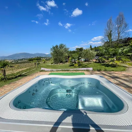 2 In Stunning Grounds Panoramic Views Around Sleeps 4 *