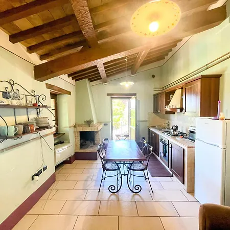 2 In Stunning Grounds Panoramic Views Around Sleeps 4 * Spoleto
