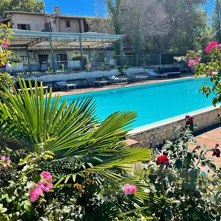 2 In Stunning Grounds Panoramic Views Around Sleeps 4 ヴィラ *