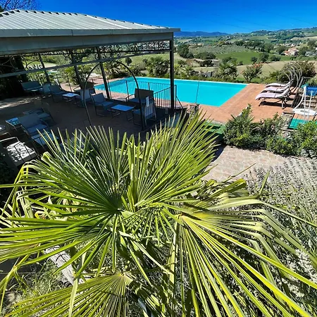2 In Stunning Grounds Panoramic Views Around Sleeps 4 Spoleto