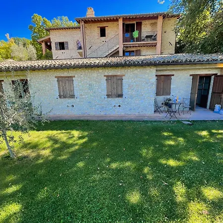 Villa 2 In Stunning Grounds Panoramic Views Around Sleeps 4 Spoleto