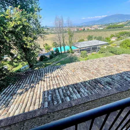 2 In Stunning Grounds Panoramic Views Around Sleeps 4 ヴィラ スポレート