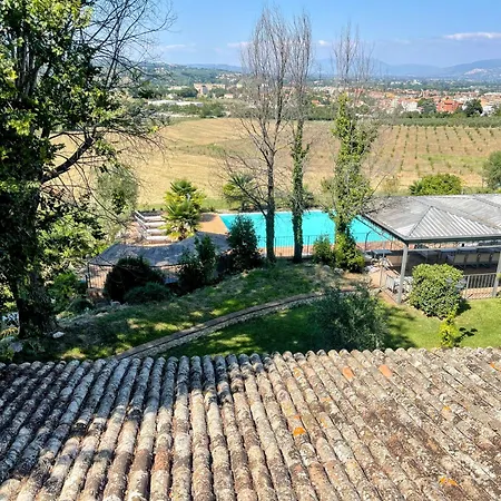 2 In Stunning Grounds Panoramic Views Around Sleeps 4 ヴィラ