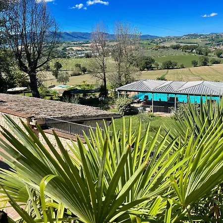 2 In Stunning Grounds Panoramic Views Around Sleeps 4 ヴィラ スポレート